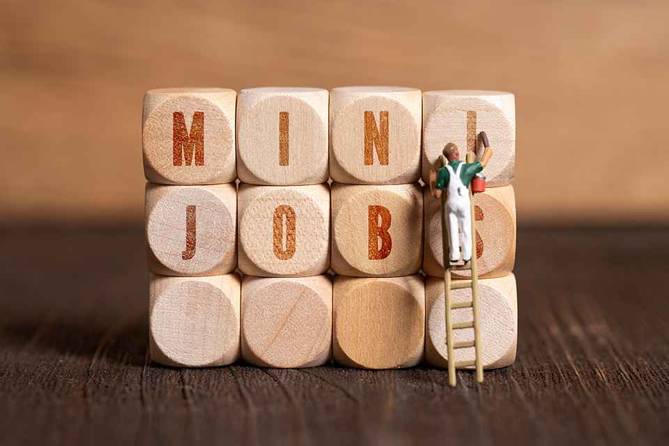 Holzwürfel mit Aufschrift Miniob